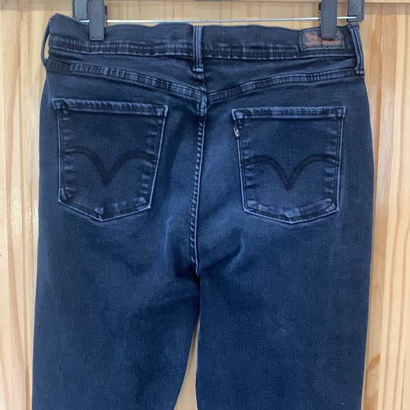Levis Women’s Perfectly Slimming Skinny Leg Dark Blue Denim Jean. Size 31‎ (635) - Picture 3 of 16